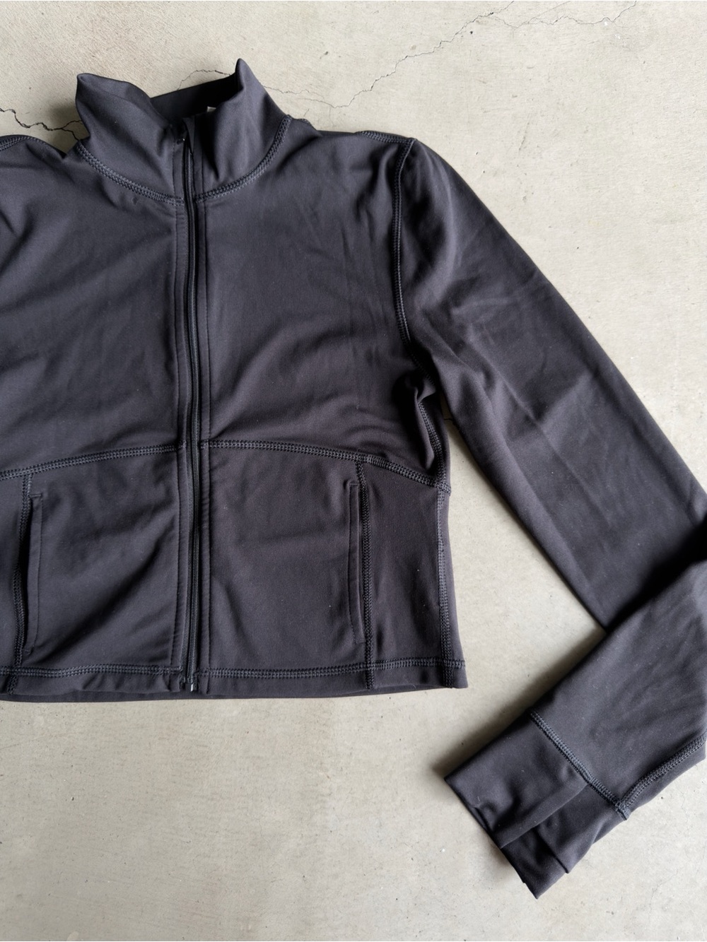 Cropped Stretch Zip Jacket / Activewear / Black